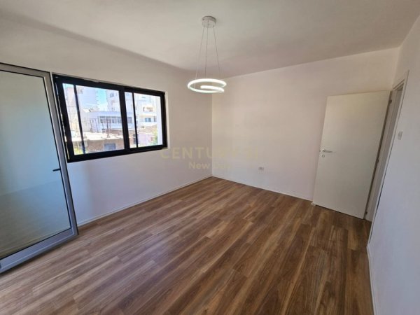 Durres, shitet apartament 2+1 Kati 3, 56 m² 81.000 € (Drejtoria e Policise, Durrës)