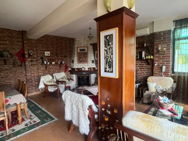 Tirane, jepet me qera Vile 3+1+Aneks+Ballkon Kati 0, 210 m² 1.400 € (Petrele)