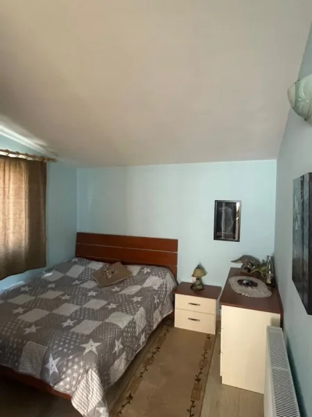 Tirane, jepet me qera Vile 3+1+Aneks+Ballkon Kati 0, 210 m² 1.400 € (Petrele)