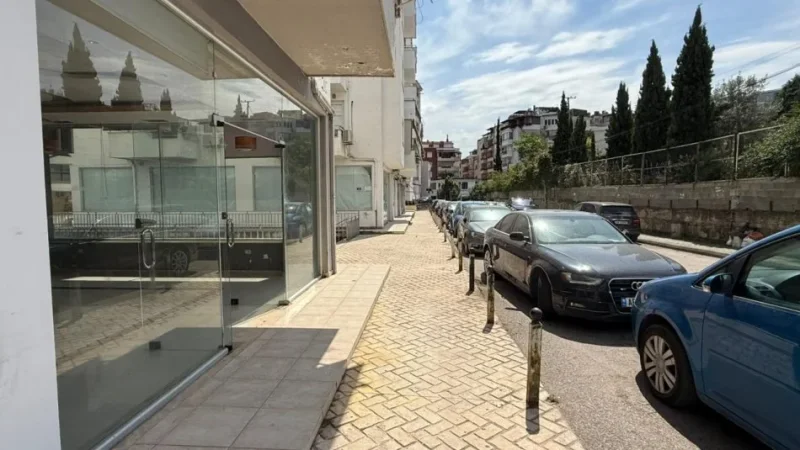 Tirane, shitet ambjent biznesi Kati 0, 294 m² 398.000 € (Kodra e Diellit, pranë kompleksit Eleonora)