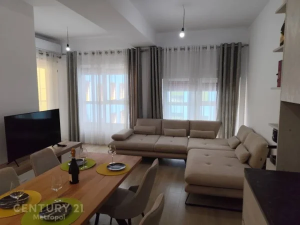 Tirane, shitet apartament 3+1 Kati 3, 121 m² 194.000 € (Rruga Pasho Hysa)