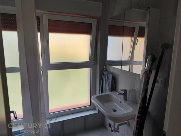 Tirane, shitet apartament 3+1 Kati 3, 121 m² 194.000 € (Rruga Pasho Hysa)