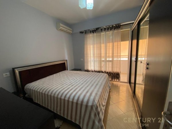 Tirane, jepet me qera apartament 2+1+Aneks+Ballkon Kati 5, 110 m² 750 € (Komuna e Parisit)