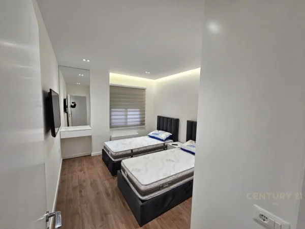 Tirane, jepet me qera apartament 2+1+Aneks+Ballkon Kati 6, 112 m² 1.000 € (Rruga e Kavajes)