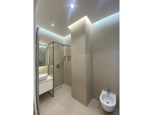 Tirane, shitet apartament 2+1 Kati 3, 107 m² 285.000 € (PAZARI I RI)