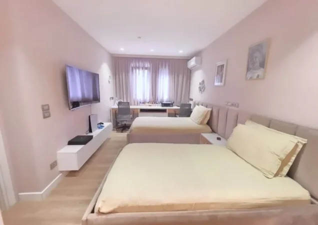 Tirane, shitet apartament 3+1 Kati 2, 240 m² 580.000 € (21 dhjetori)