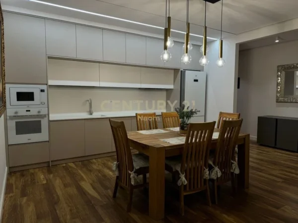 Tirane, shes apartament 2+1+Aneks+Ballkon Kati 11, 138 m² (Blloku)