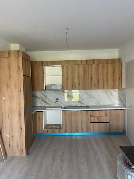 Tirane, jepet me qera apartament 1+1 Kati 3, 68 m² 30,000 leke (Kamez, prane Rajonit te Policise)