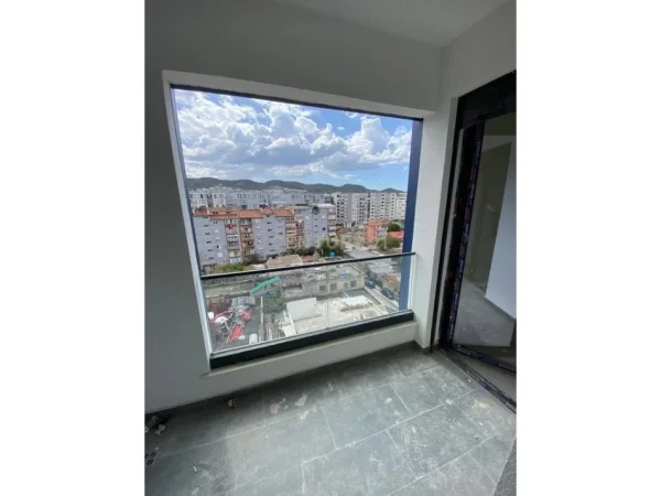 Tirane, shitet apartament 1+1 Kati 6, 64 m² 200.000 € (KOMUNA E PARISIT)