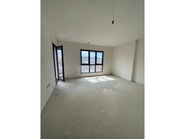 Tirane, shitet apartament 1+1 Kati 6, 64 m² 200.000 € (KOMUNA E PARISIT)