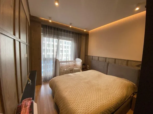 Tirane, jepet me qera apartament 2+1+Ballkon Kati 6, 100 m² 750 € (Frosina Plaku)