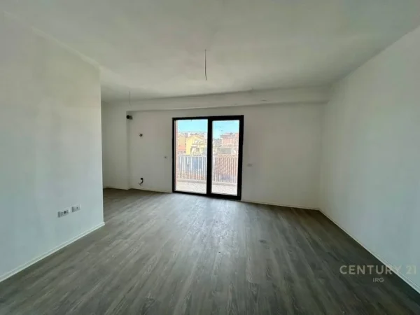 Tirane, shes apartament 2+1+Aneks+Ballkon Kati 3, 84 m² 210.000 € (Rruga Qemal Stafa)