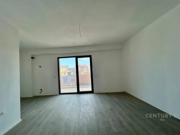 Tirane, shes apartament 2+1+Aneks+Ballkon Kati 3, 84 m² 210.000 € (Rruga Qemal Stafa)
