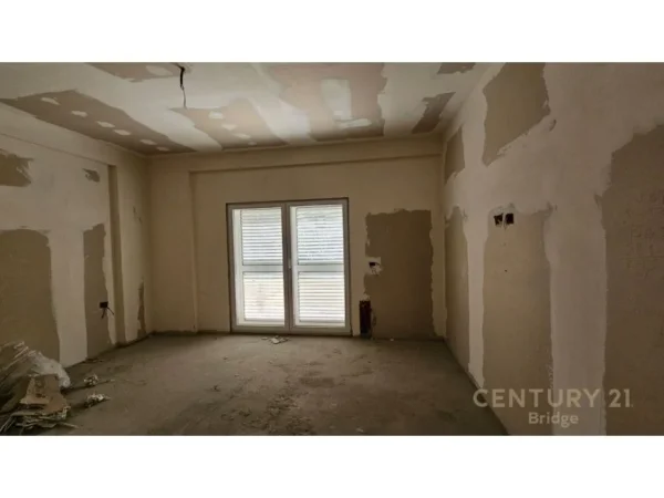 Tirane, shitet apartament 3+1+Ballkon Kati 2, 155 m² 232.500 € (Rruga Panorama e Liqenit)