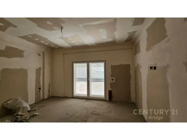 Tirane, shitet apartament 3+1+Ballkon Kati 2, 155 m² 232.500 € (Rruga Panorama e Liqenit)