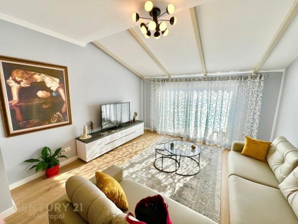 Tirane, jepet me qera apartament+verande | Penthouse 2+1+Aneks+Ballkon Kati 9, 100 m² 1.000 € (Shkolla e baletit)
