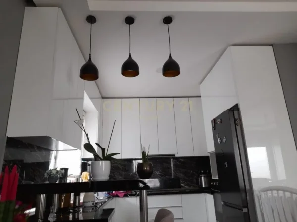 Tirane, shes apartament 3 Katshe Kati 3, 601 m² 350.000 € (Profarma)