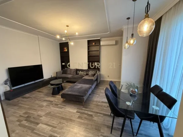 Tirane, jepet me qera apartament 2+1+Aneks+Ballkon Kati 3, 102 m² 800 € (Liqeni i Thate)