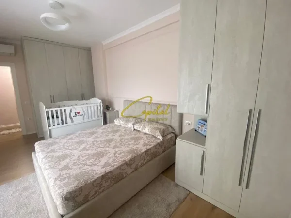 Tirane, shitet apartament 2+1 Kati 2, 101 m² 170.000 € (ASTIR)