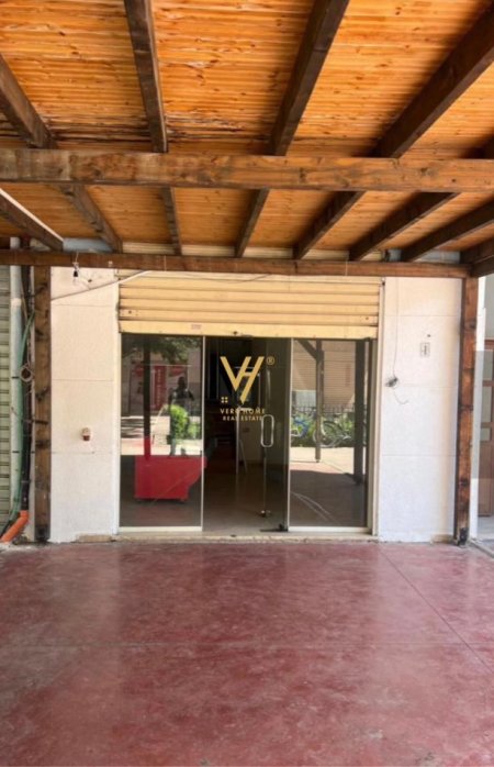 Tirane, jepet me qera dyqan Kati 0, 70 m² 350 € (RRUGA 5 MAJ)