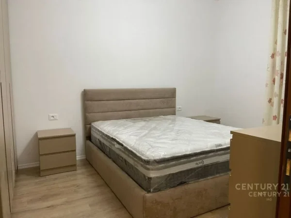 Tirane, jepet me qera apartament 2+1+Aneks+Ballkon Kati 3, 113 m² 750 € (Kompleksi Arlis, Farmacia 10)