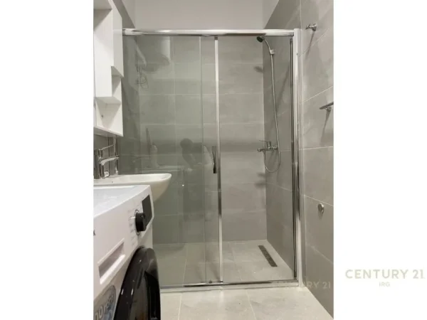 Tirane, jepet me qera apartament 2+1+Aneks+Ballkon Kati 3, 113 m² 750 € (Kompleksi Arlis, Farmacia 10)