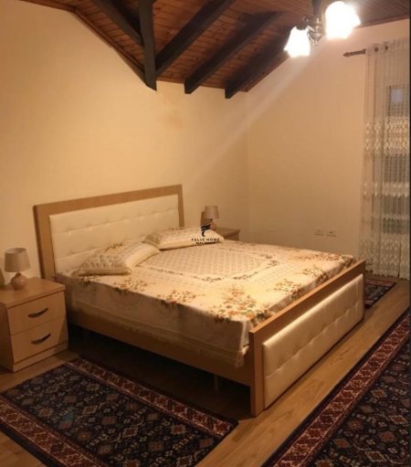 Tirane, jepet me qera apartament 3+1 Kati 3, 120 m² 550 € (XHAMLLIK)