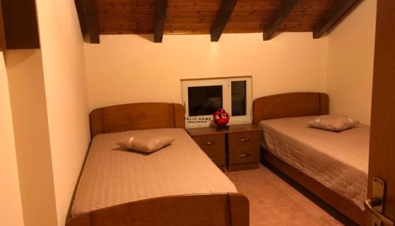 Tirane, jepet me qera apartament 3+1 Kati 3, 120 m² 550 € (XHAMLLIK)