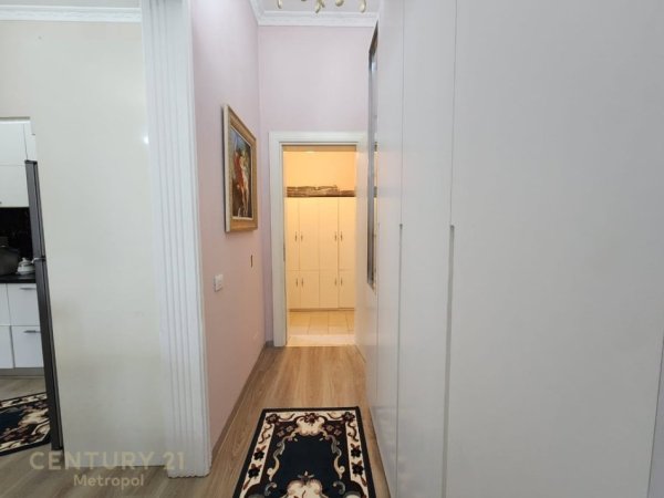 Tirane, jepet me qera apartament 2+1+Aneks+Ballkon Kati 1, 98 m² 1.000 € (KOPSHTI ZOOLOGJIK)
