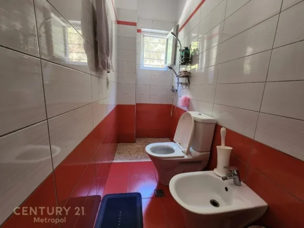Tirane, jepet me qera apartament 2+1+Aneks+Ballkon Kati 1, 98 m² 1.000 € (KOPSHTI ZOOLOGJIK)