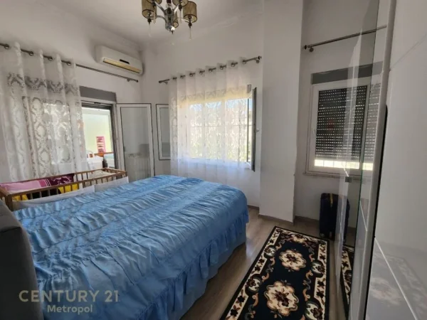 Tirane, jepet me qera apartament 2+1+Aneks+Ballkon Kati 1, 98 m² 1.000 € (KOPSHTI ZOOLOGJIK)