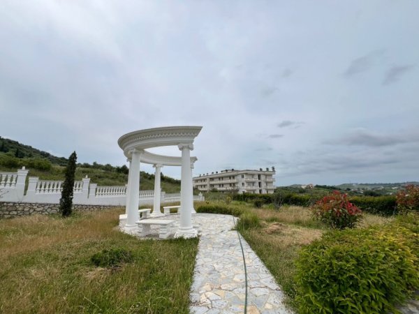 Tirane, shitet godina 16.000 m² 3.500.000 € (Maminas-Rruga e Shilores)