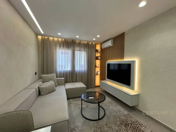 Tirane, shes apartament 1+1+Aneks+Ballkon Kati 1, 63 m² 194.000 € (Rruga e Bogdaneve)