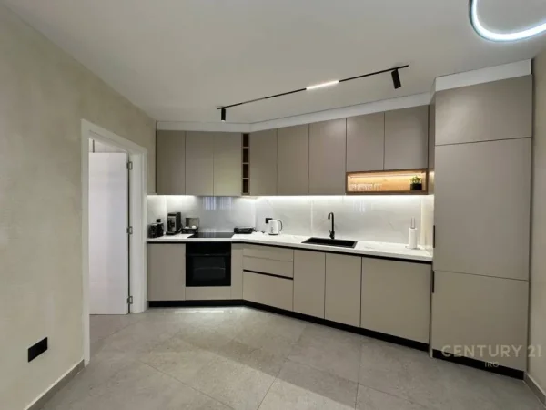 Tirane, shes apartament 1+1+Aneks+Ballkon Kati 1, 63 m² 194.000 € (Rruga e Bogdaneve)