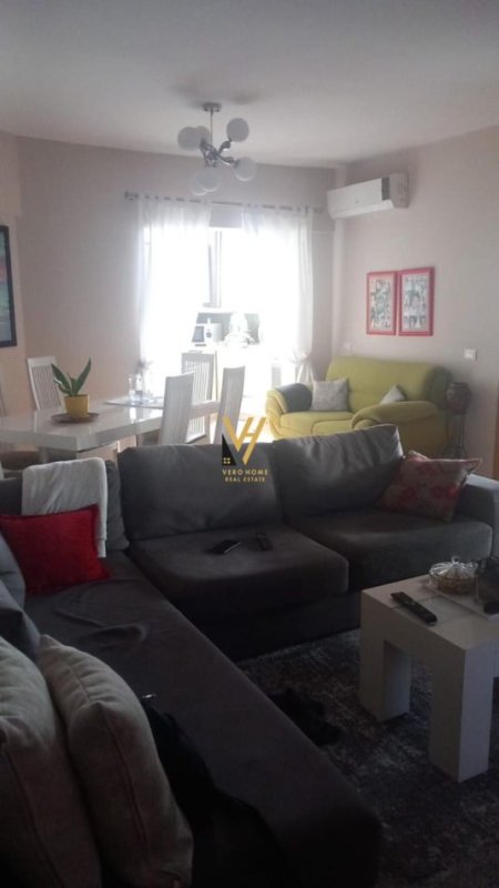 Tirane, shitet apartament 2+1+Ballkon Kati 10, 90 m² 200.000 € (KOMUNA PARISIT)