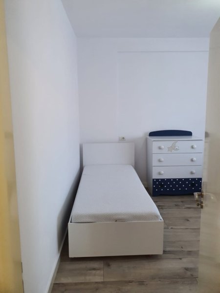 Durres, jepet me qera apartament 2+1+Ballkon Kati 2, 500 € (Rruga Rrota Kuqe)