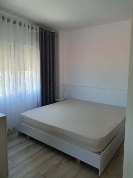 Durres, jepet me qera apartament 2+1+Ballkon Kati 2, 500 € (Rruga Rrota Kuqe)