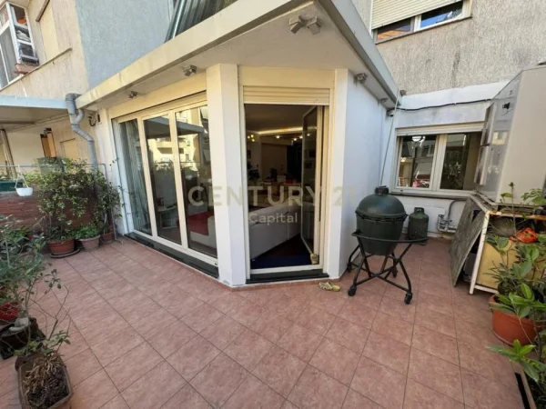 Tirane, shes apartament 3+1+Aneks+Ballkon Kati 2, 195 m² 340.000 € (Kopshti Botanik)