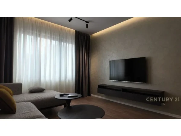 Tirane, jepet me qera apartament 2+1+Aneks+Ballkon Kati 3, 105 m² 1.100 € (Pazari i Ri)