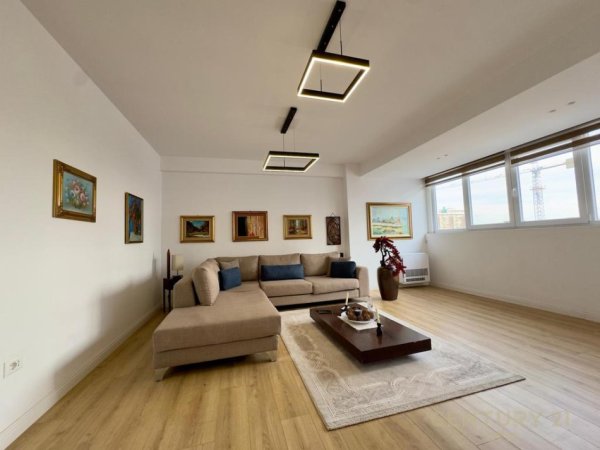 Tirane, jepet me qera apartament 2+1+Aneks+Ballkon Kati 6, 120 m² 800 € (Bulevardi i Ri)