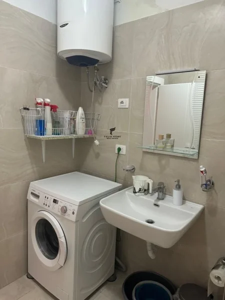 Tirane, jepet me qera apartament 2+1+Ballkon Kati 4, 90 m² 600 € (RRUGA E ELBASANIT)