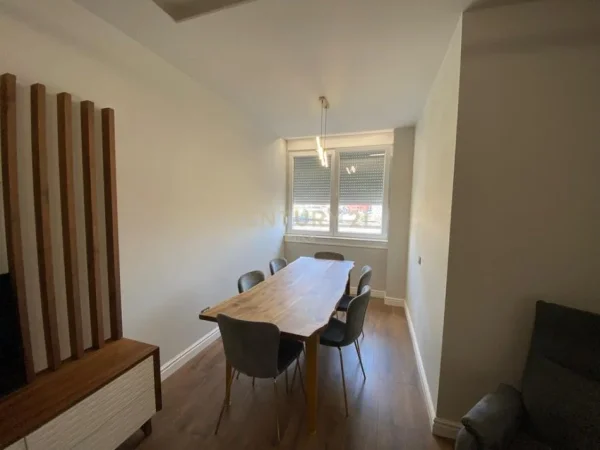 Tirane, shes apartament 1+1+Aneks+Ballkon Kati 3, 77 m² 168.000 € (Oxhaku)