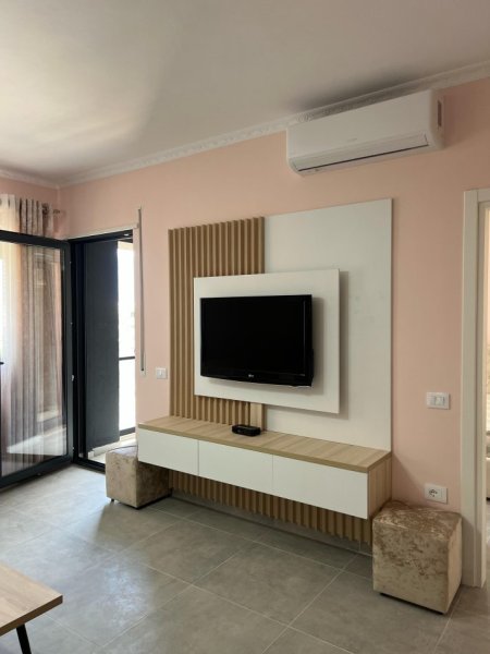 Tirane, jepet me qera apartament 1+1+Ballkon Kati 5, 77 m² 500 € (Teodor Keko)