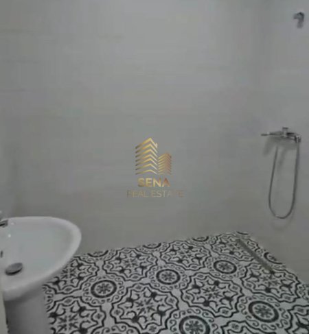 Tirane, jepet me qera ambjent biznesi Kati 3, 94 m² 800 € (Rruga Qemal Stafa)