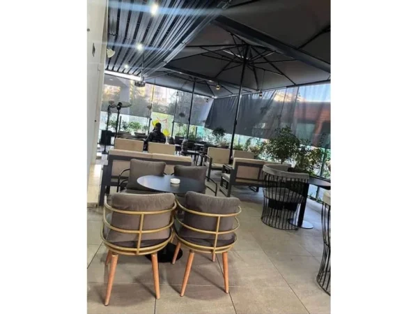 Tirane, jepet me qera bar-kafe Kati 0, 260 m² 1.800 € (21 Dhjetori)