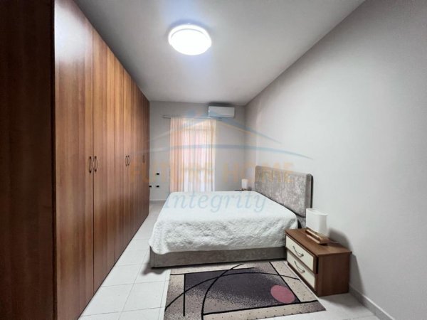 Tirane, jepet me qera apartament 2+1 Kati 3, 80 m² 650 € (Blloku)