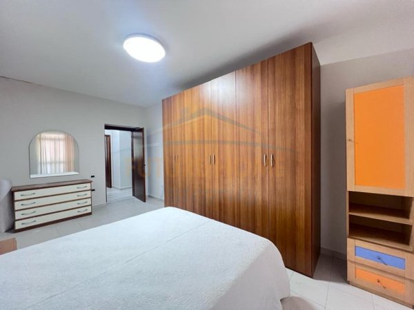 Tirane, jepet me qera apartament 2+1 Kati 3, 80 m² 650 € (Blloku)