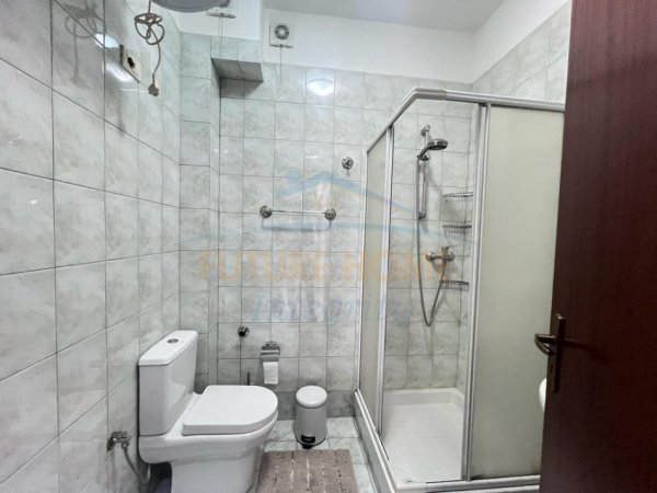 Tirane, jepet me qera apartament 2+1 Kati 3, 80 m² 650 € (Blloku)