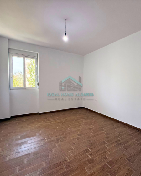 Vlore, shitet apartament 2+1+Ballkon Kati 2, 104 m² 175.000 € (Lungomare)