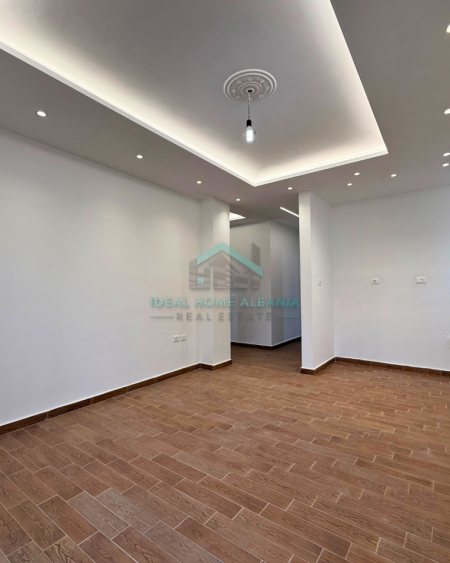 Vlore, shitet apartament 2+1+Ballkon Kati 2, 104 m² 175.000 € (Lungomare)